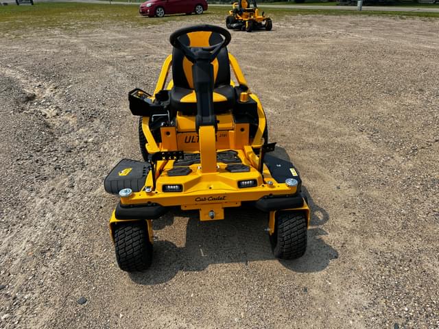 Image of Cub Cadet Ultima ZTS1 equipment image 2