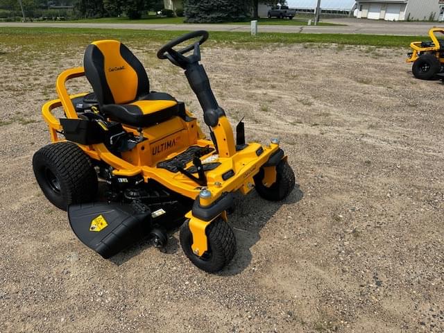 Image of Cub Cadet Ultima ZTS1 equipment image 1