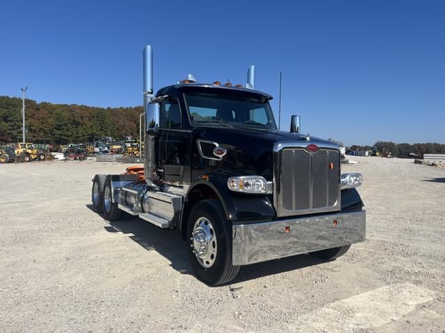 Image of Peterbilt 567 equipment image 3