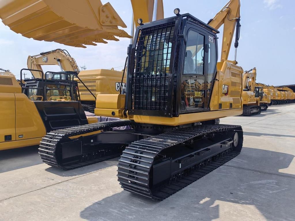 Image of Caterpillar 323 Primary image