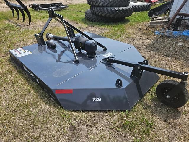 Image of Farm King 728 equipment image 2