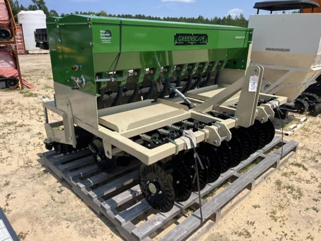 Image of Greenscape 750 equipment image 1
