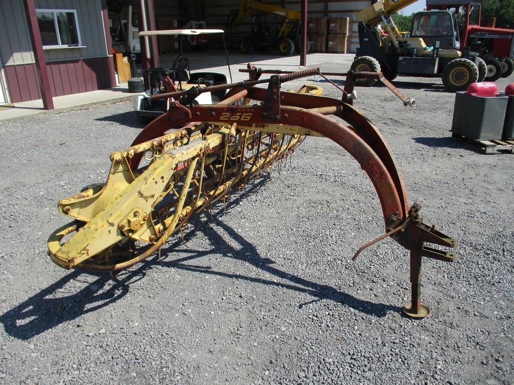 Image of New Holland 256 Image 1
