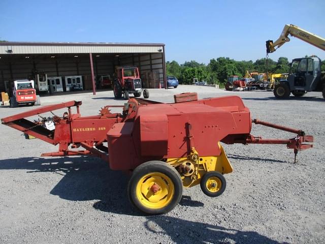 Image of New Holland Hayliner 268 equipment image 1