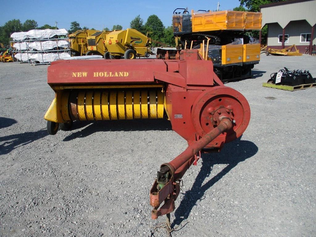 Image of New Holland Hayliner 268 Primary image