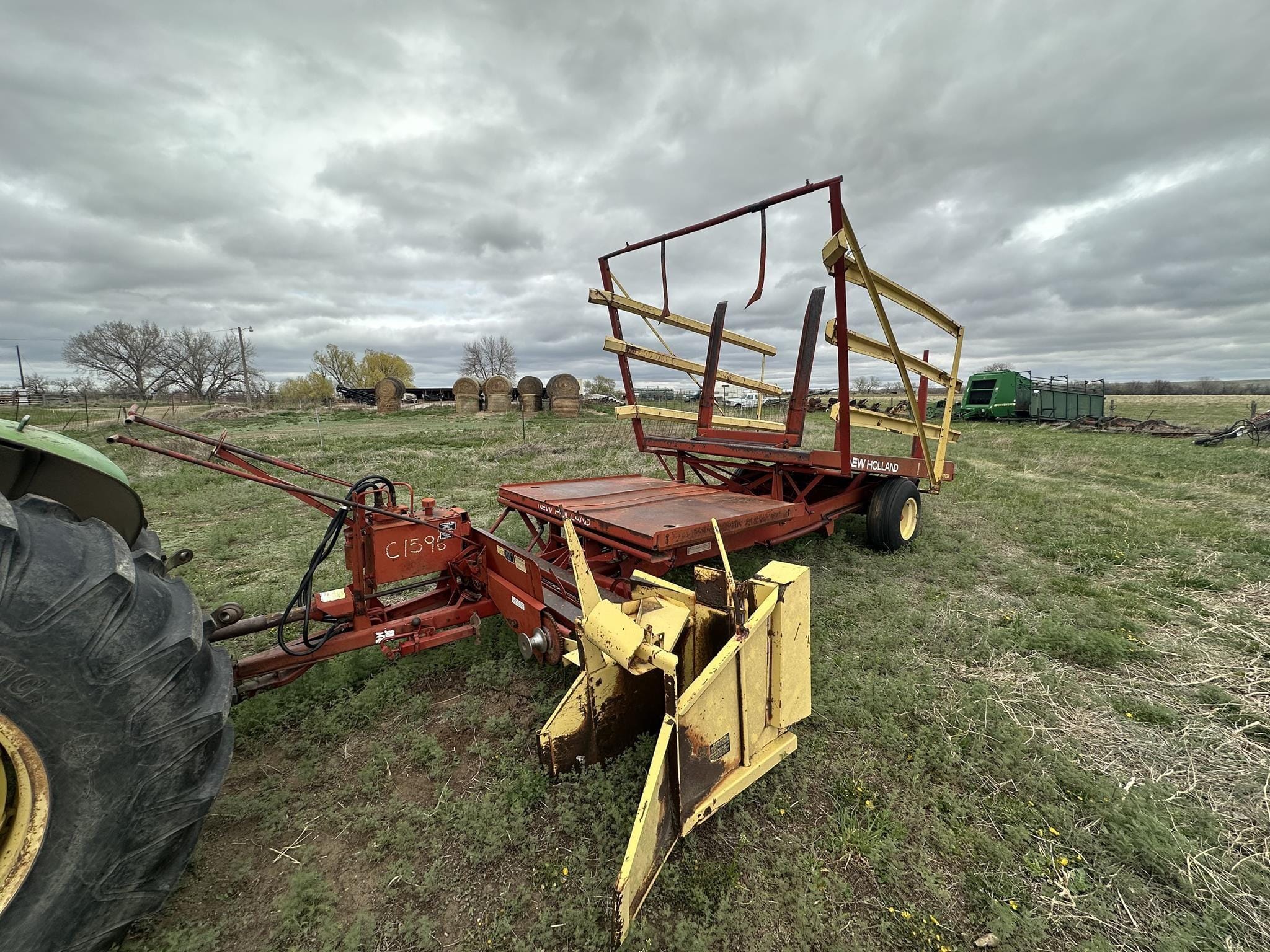 New Holland 1002 Equipment Image0