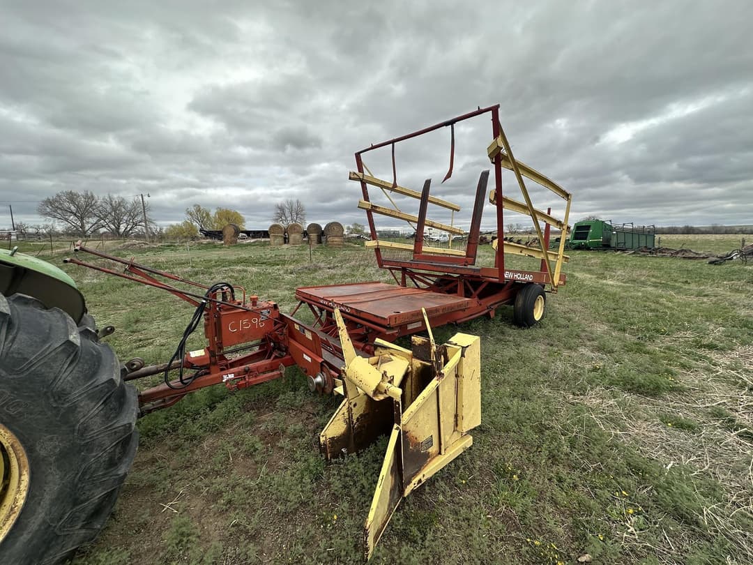 Image of New Holland 1002 Primary image