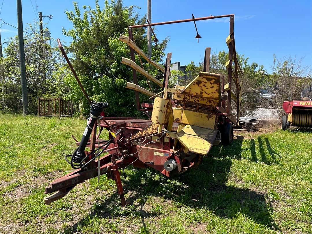 Image of New Holland 1002 Primary image