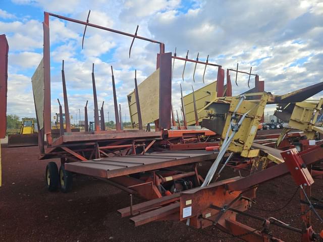 Image of New Holland 1030 equipment image 3