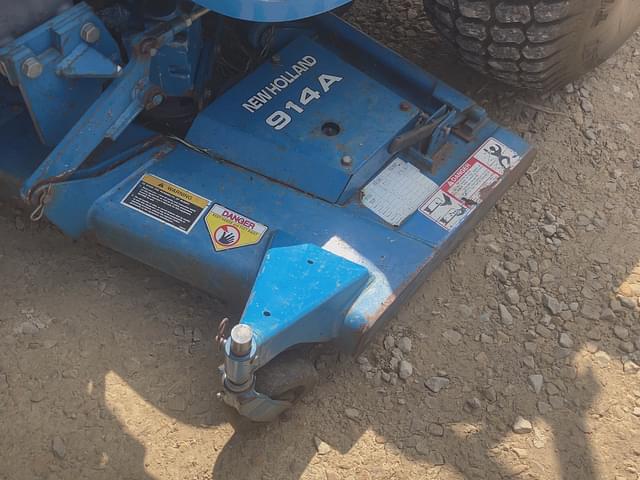 Image of New Holland Boomer 1030 equipment image 2
