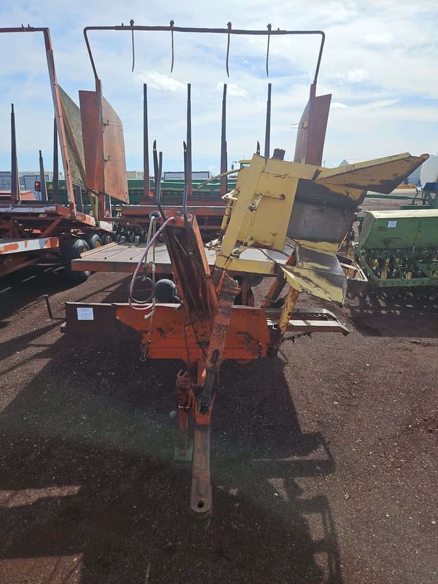 Image of New Holland 1030 equipment image 1