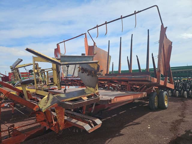 Image of New Holland 1030 equipment image 2