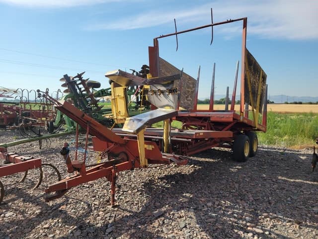 Image of New Holland 1032 equipment image 1