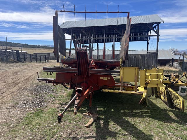 Image of New Holland 1033 equipment image 1