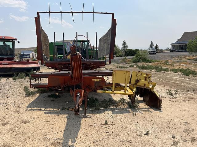 Image of New Holland 1033 equipment image 1