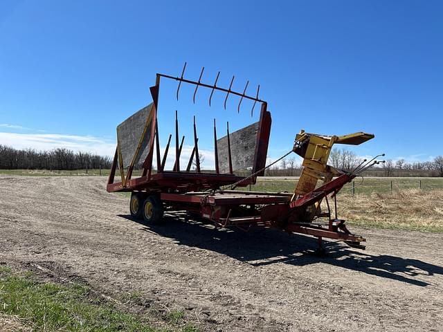 Image of New Holland 1033 equipment image 2