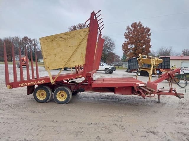 Image of New Holland 1033 equipment image 2