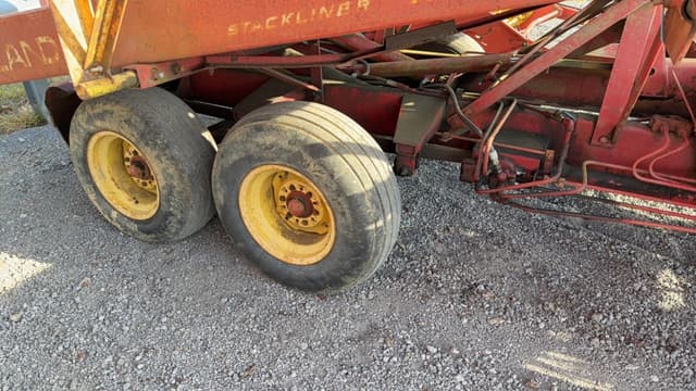 Image of New Holland 1033 equipment image 2