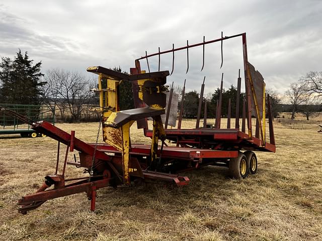 Image of New Holland 1033 equipment image 1