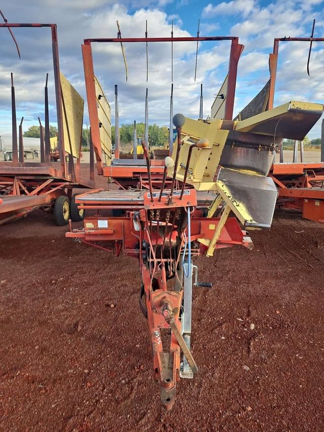 Image of New Holland 1036 equipment image 2