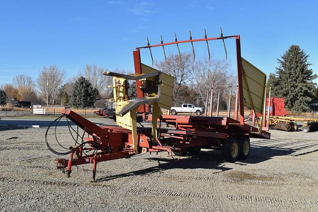 Image of New Holland 1037 equipment image 2