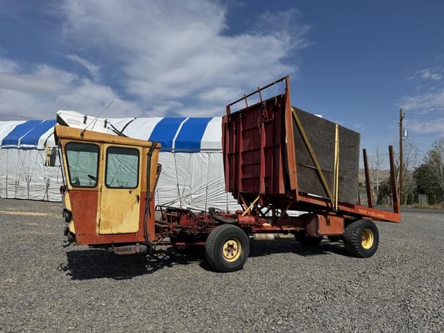 Image of New Holland 1048 equipment image 1