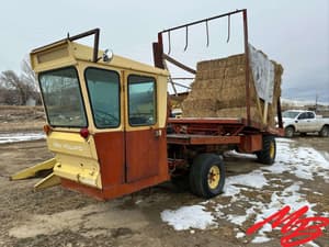 New Holland 1048 Image