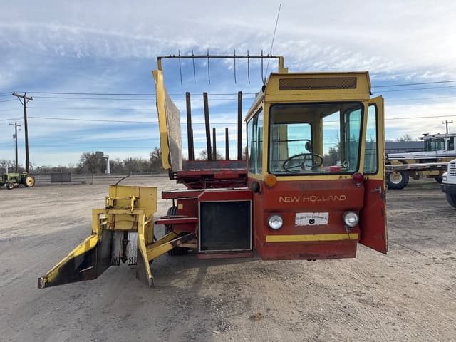 Image of New Holland 1048 equipment image 4
