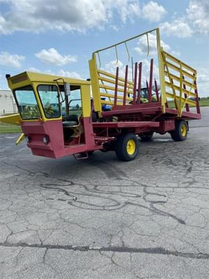 New Holland 1049 Image