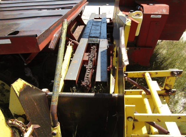 Image of New Holland 1049 equipment image 3