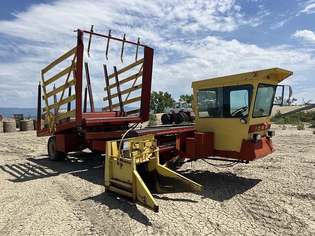 Image of New Holland 1068 equipment image 2