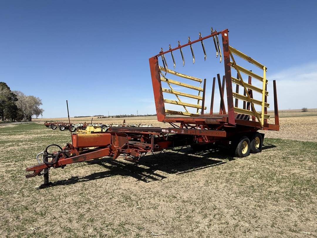 Image of New Holland 1068 Primary image