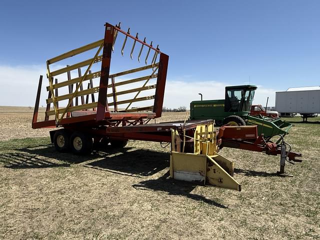 Image of New Holland 1068 equipment image 1