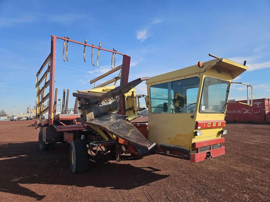 Image of New Holland 1068 Primary image