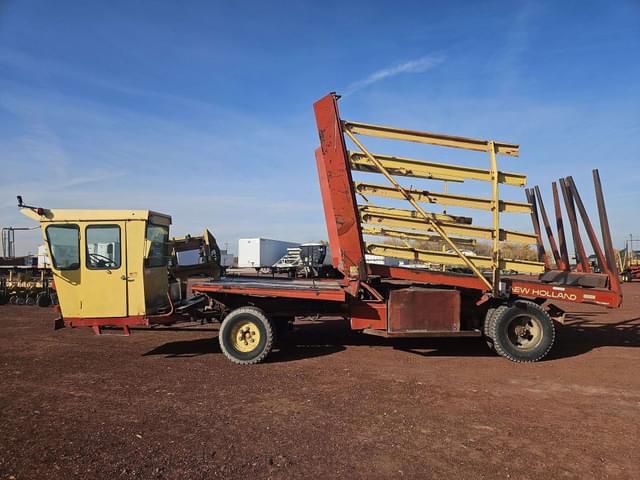 Image of New Holland 1068 equipment image 3