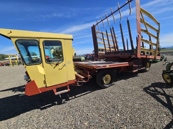 New Holland 1069 Equipment Image0