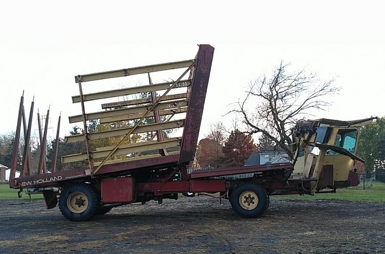 1984 New Holland 1069 Equipment Image0