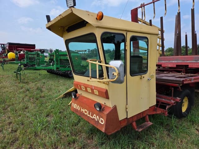Image of New Holland 1069 equipment image 1