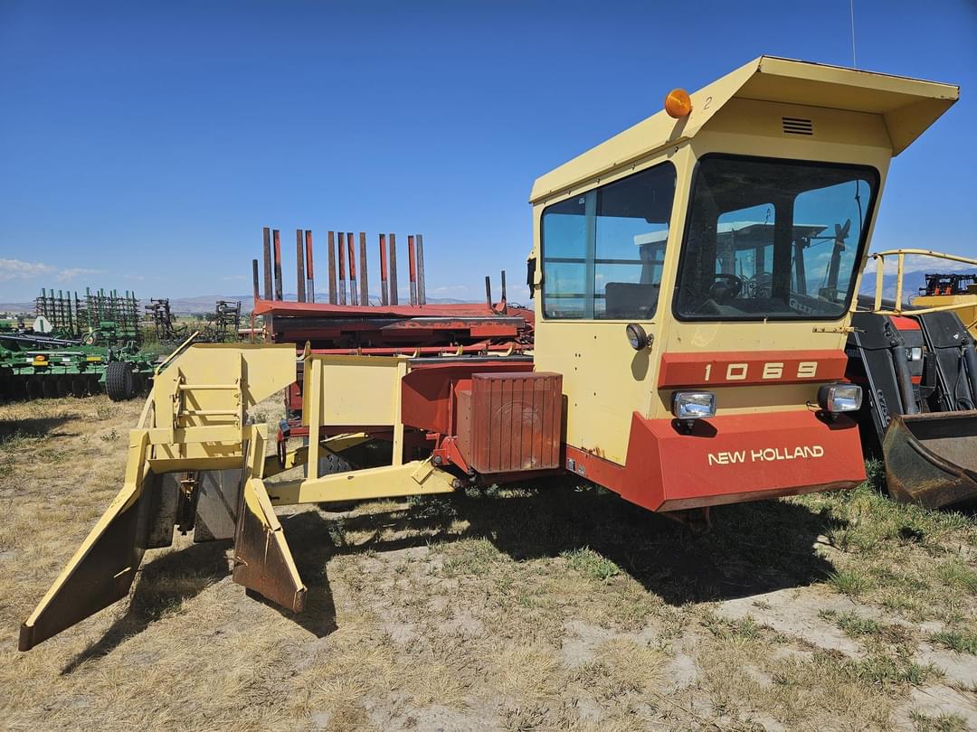 Image of New Holland 1069 Primary image