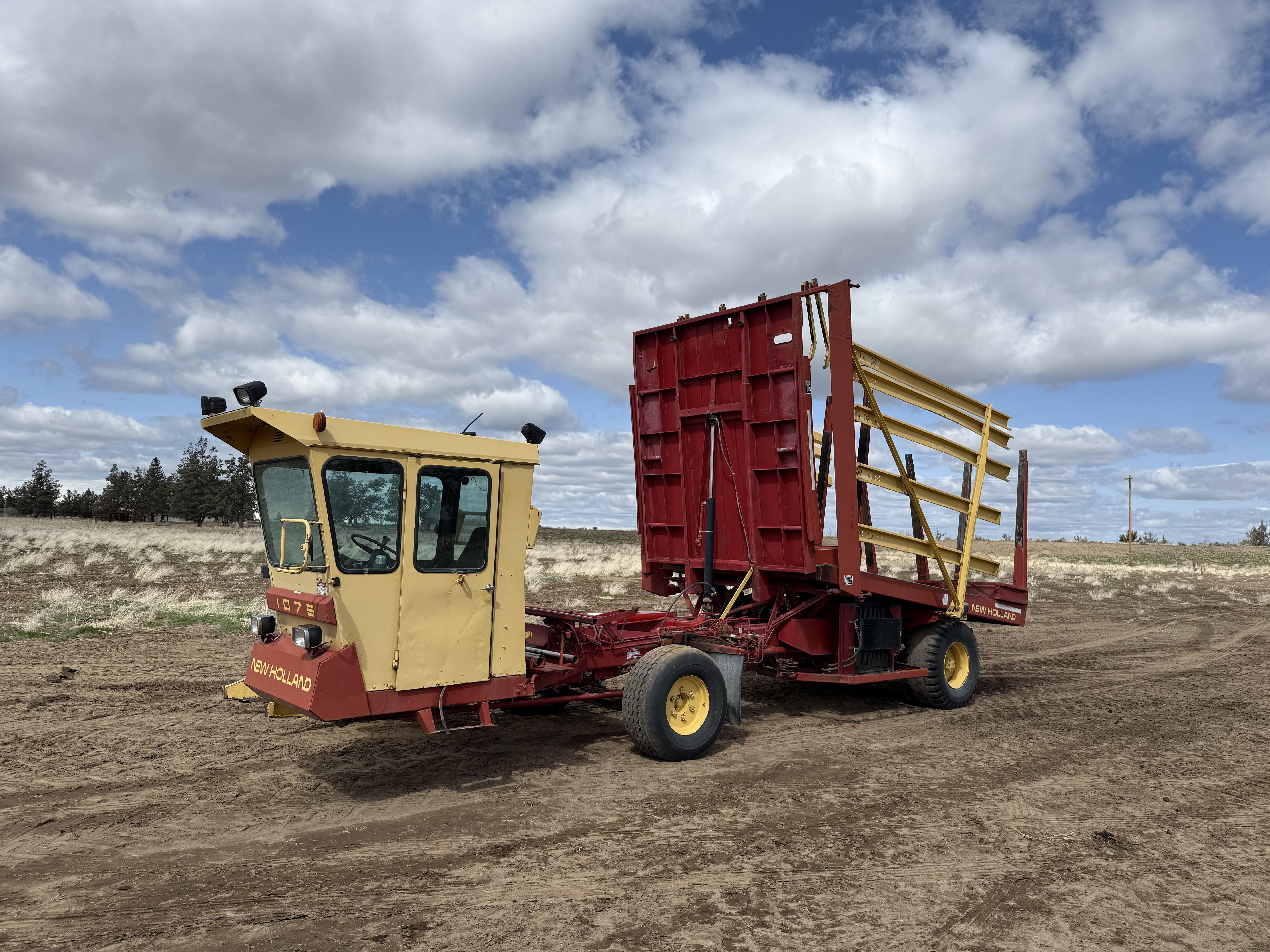 Main image New Holland 1075