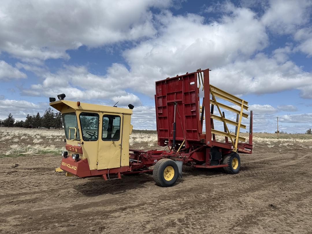 Image of New Holland 1075 Primary image