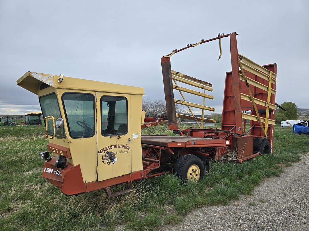 Image of New Holland 1075 Primary image