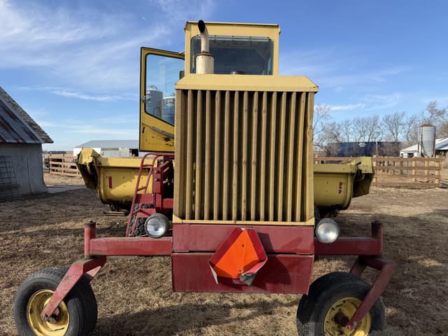 Image of New Holland 1100 equipment image 4