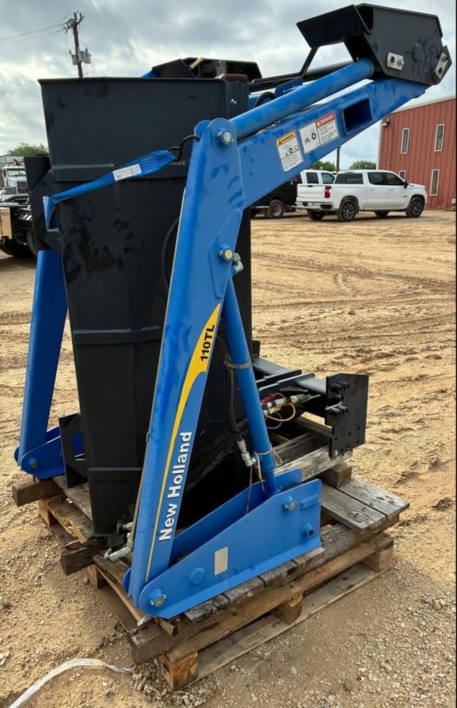 Image of New Holland 110TL equipment image 1