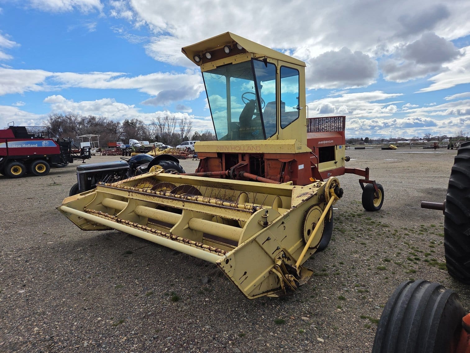 New Holland 1112 Equipment Image0