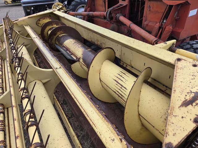 Image of New Holland 1112 equipment image 4
