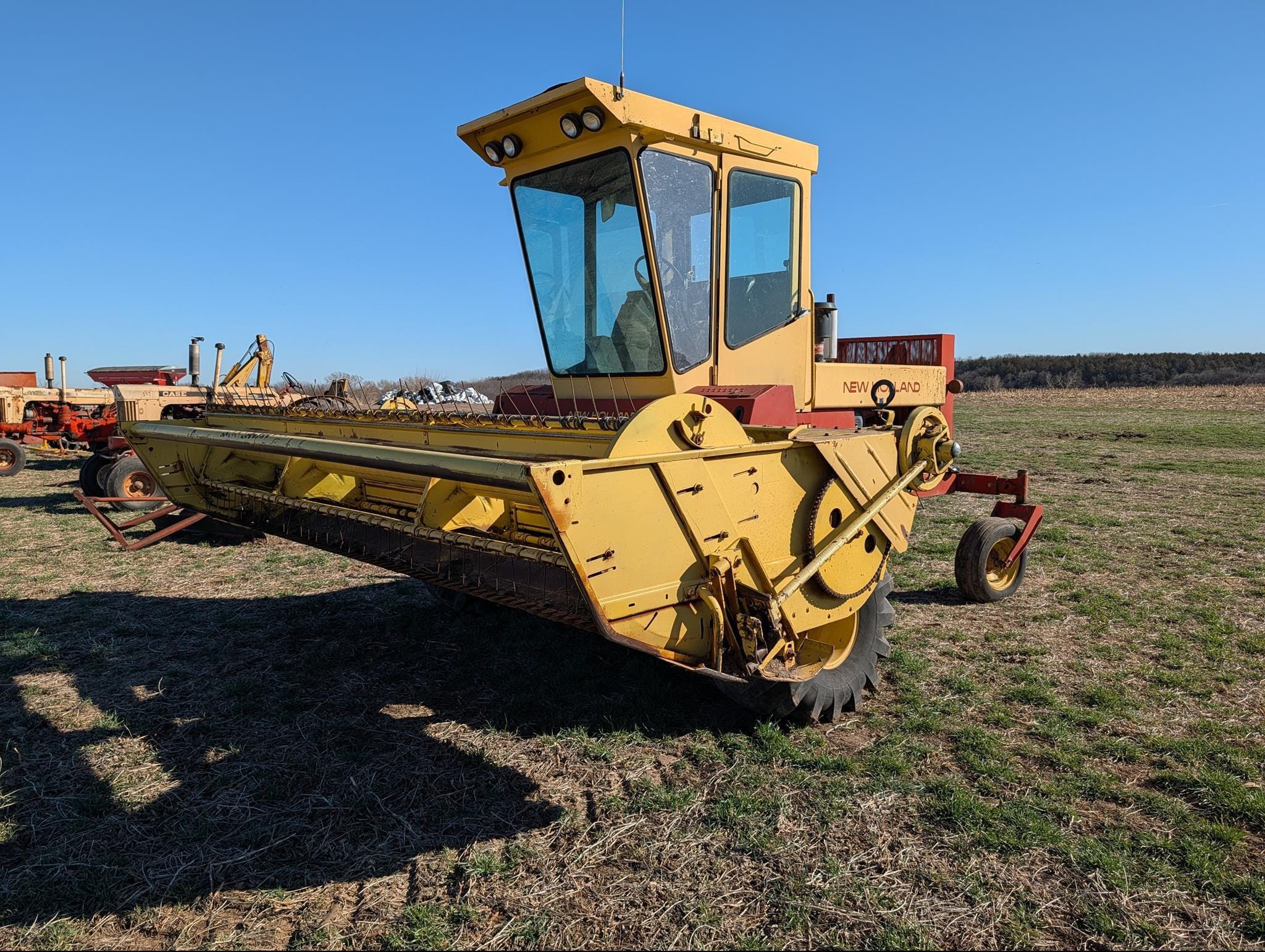 New Holland 1118 Equipment Image0