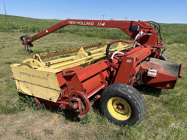 Image of New Holland 114 equipment image 2