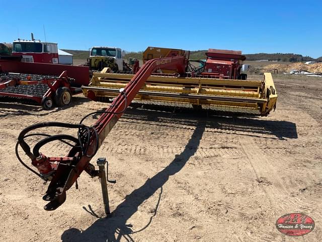 Image of New Holland 116 equipment image 4