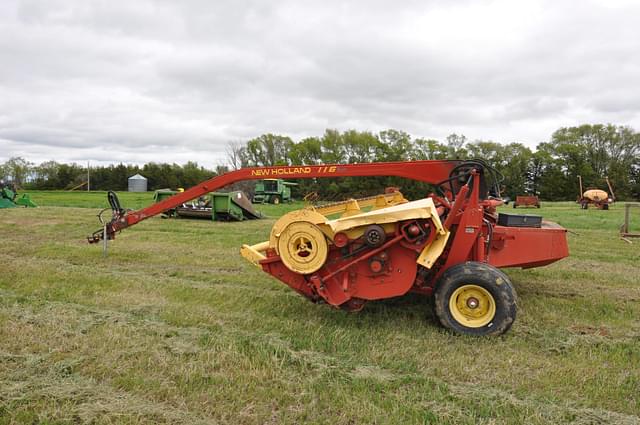 Image of New Holland 116 equipment image 2